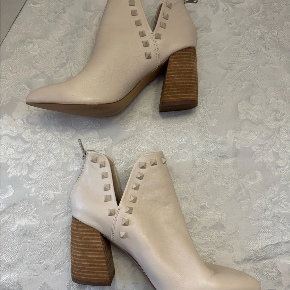 Steve Madden 8M Gloria Studded Booties Rocker Rockabilly Chic Heels Punk Country